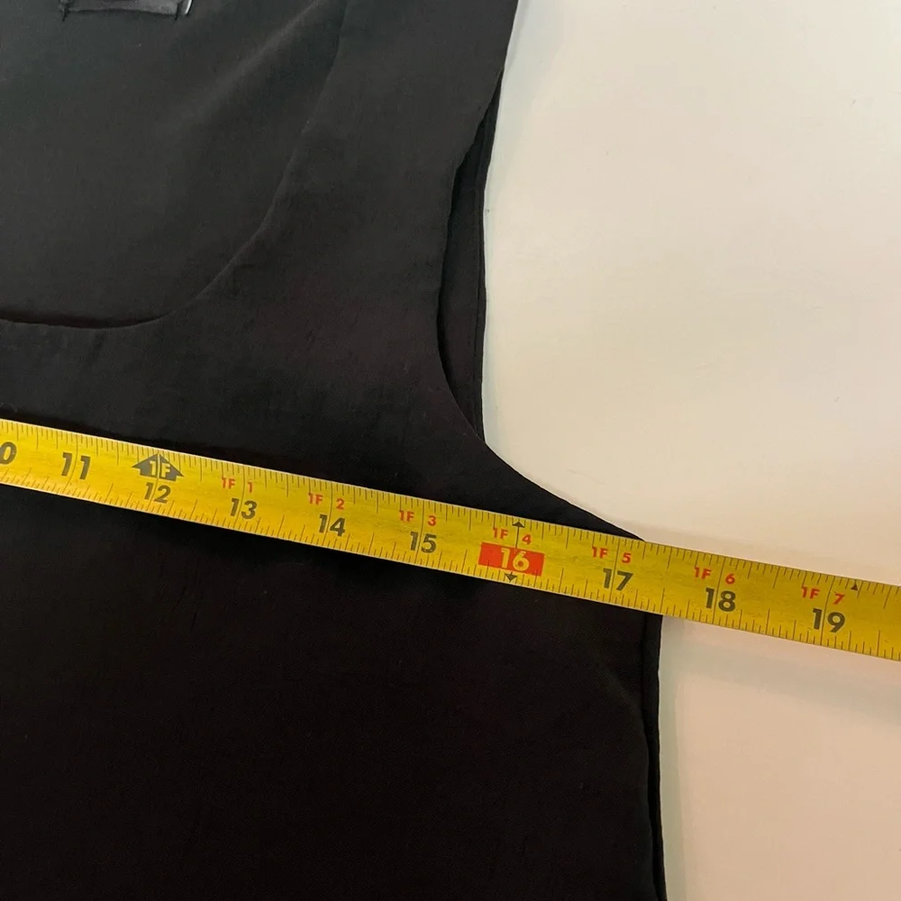 VICI Wide,flared Crop tank - Picture 7 of 8
